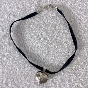 Vintage 90s Silver Heart Pendant W Black Velvety Ribbon Choker Necklace